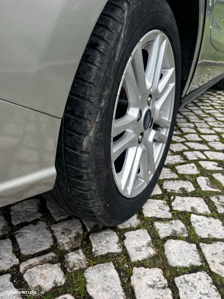 Ford Tourneo Courier 1.6 TDCi Titanium - 27