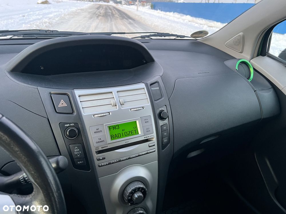 Toyota Yaris - 22