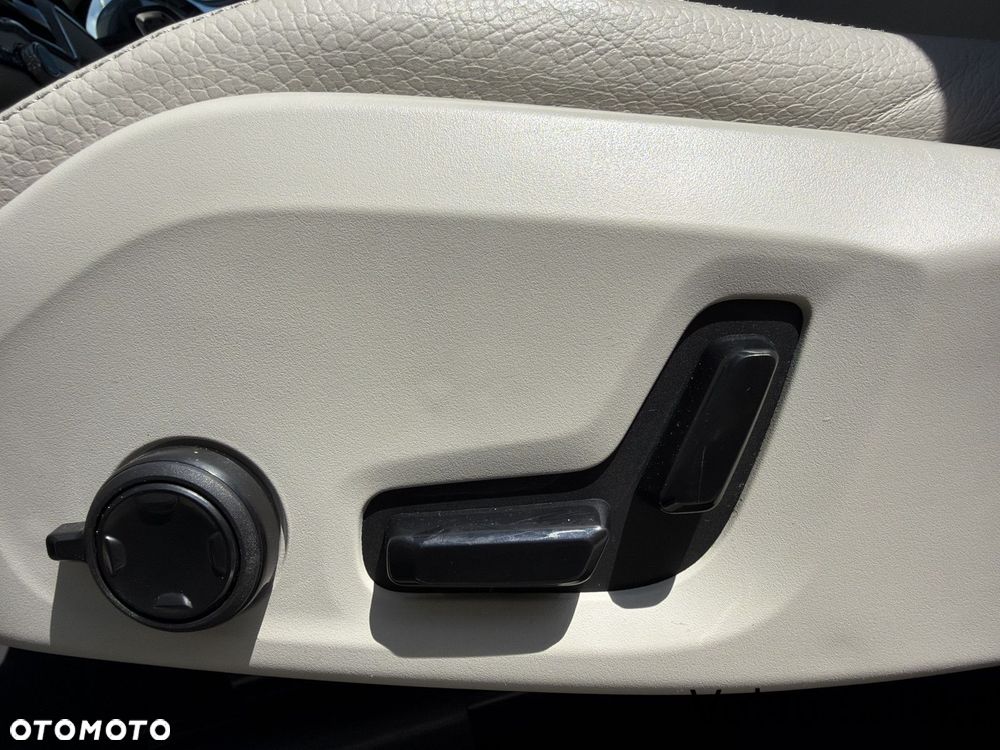 Volvo XC 60 - 31