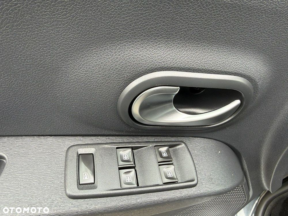 Dacia Lodgy dCi 110 Stepway - 27