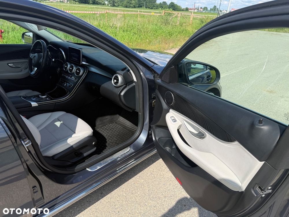Mercedes-Benz Klasa C 200 4-Matic 7G-TRONIC - 15