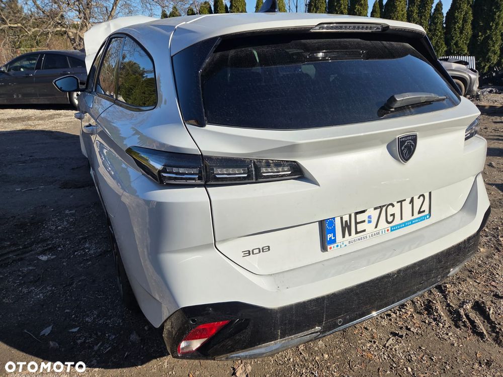 Peugeot 308 - 8