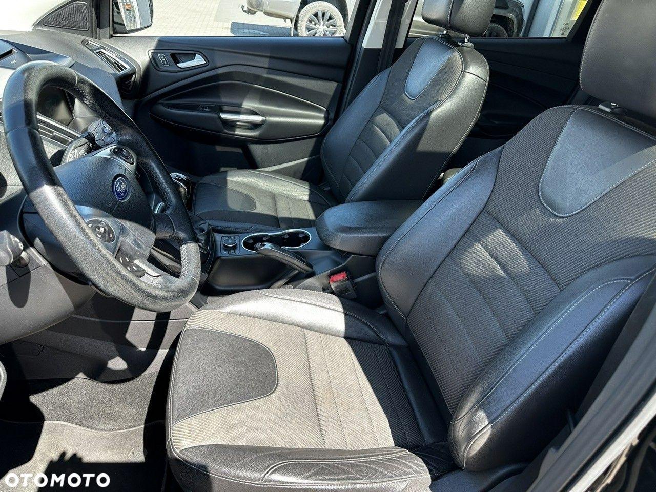 Ford Kuga 2.0 TDCi 2x4 Titanium - 22