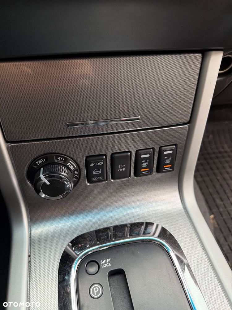 Nissan Navara 3.0 D V6 Platinum Long EU5 - 18