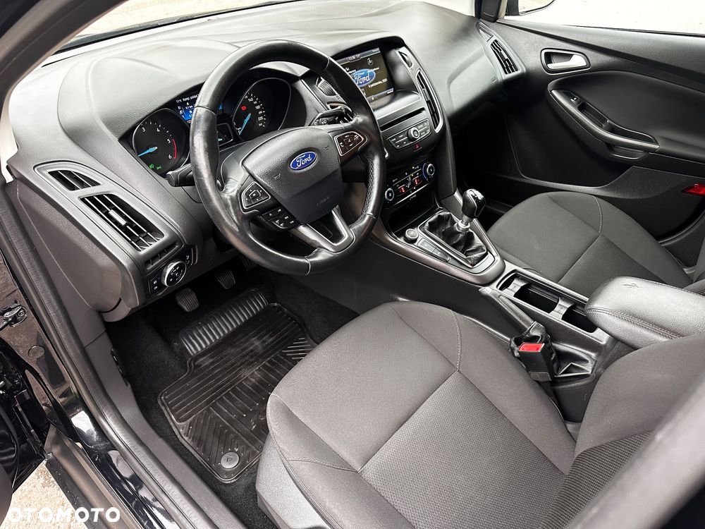 Ford Focus 1.5 TDCi DPF Start-Stopp-System Titanium - 19