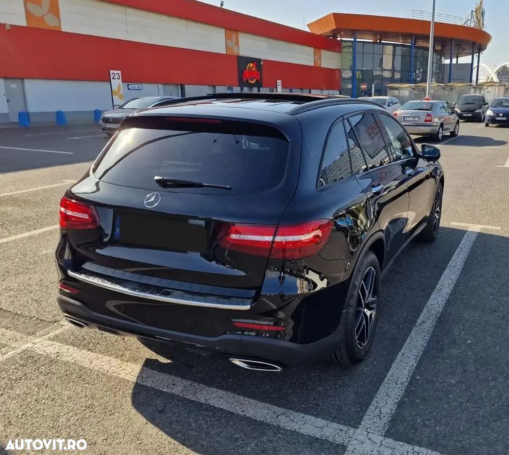 Mercedes-Benz GLC 300 4Matic 9G-TRONIC Exclusive - 9