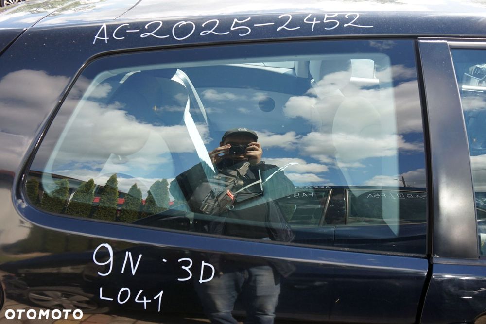 SZYBA KAROSERYJNA TYLNA PRAWA BOCZNA POLO IV 9N LIFT 3D HB  VOLKSWAGEN 2004-2009 - 2