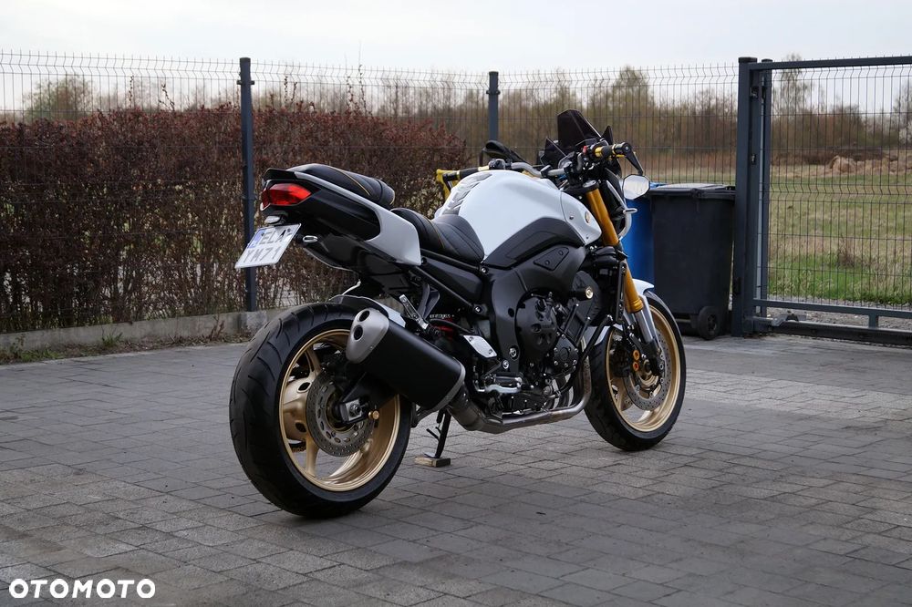 Yamaha FZ8 - 10