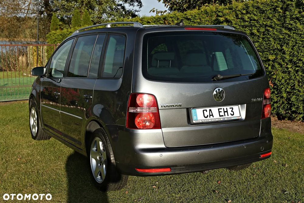 Volkswagen Touran - 13