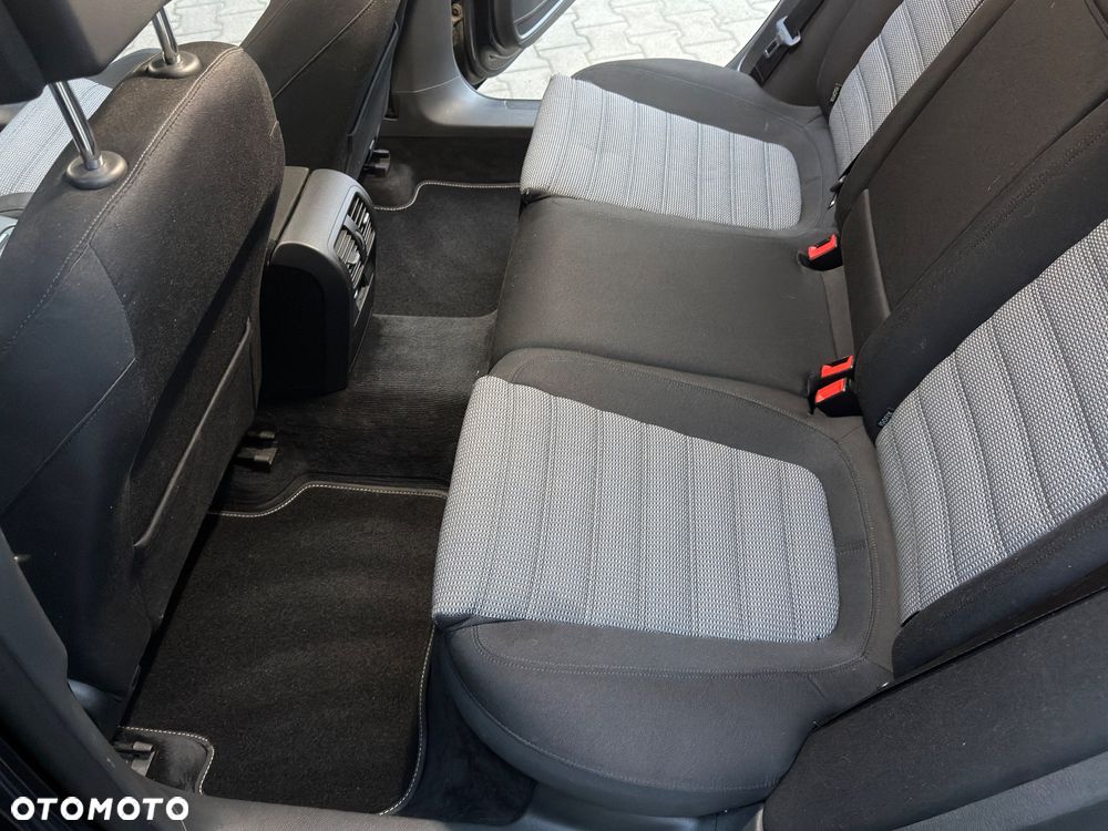 Volkswagen Passat 2.0 TDI Highline - 23