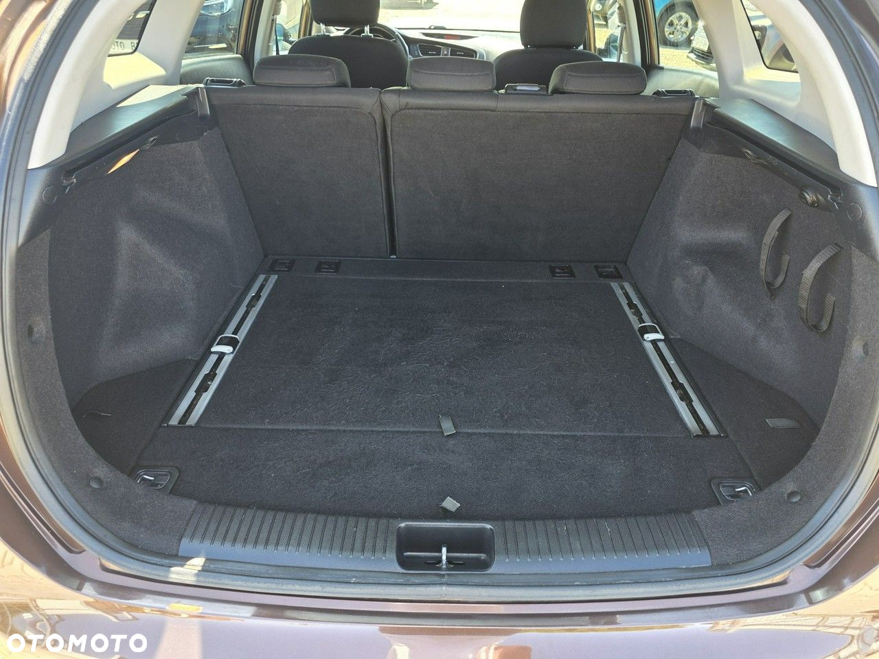 Kia Ceed 1.6 GDI DCT SW Platinum Edition - 40