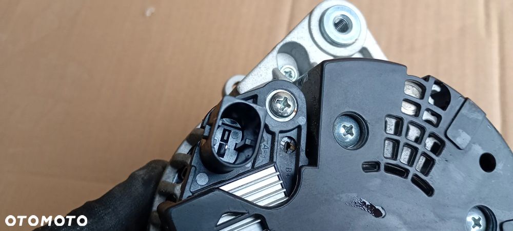 Alternator prądnica Audi A5 8T Lift 2.0 TDI - 7