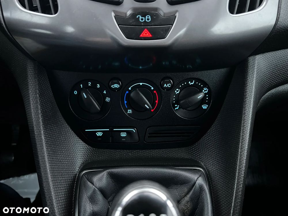 Ford Transit Connect - 17