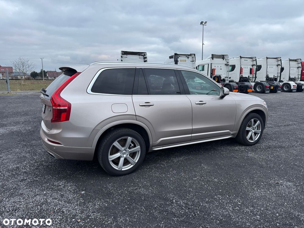 Volvo XC 90 - 8