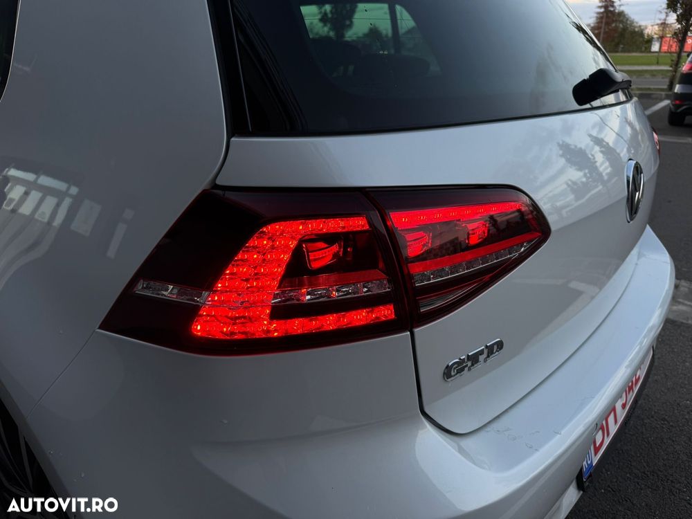 Volkswagen Golf 2.0 TDI DSG GTD - 26