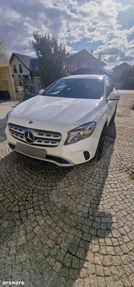 Mercedes-Benz GLA 200 d 7G-DCT - 3