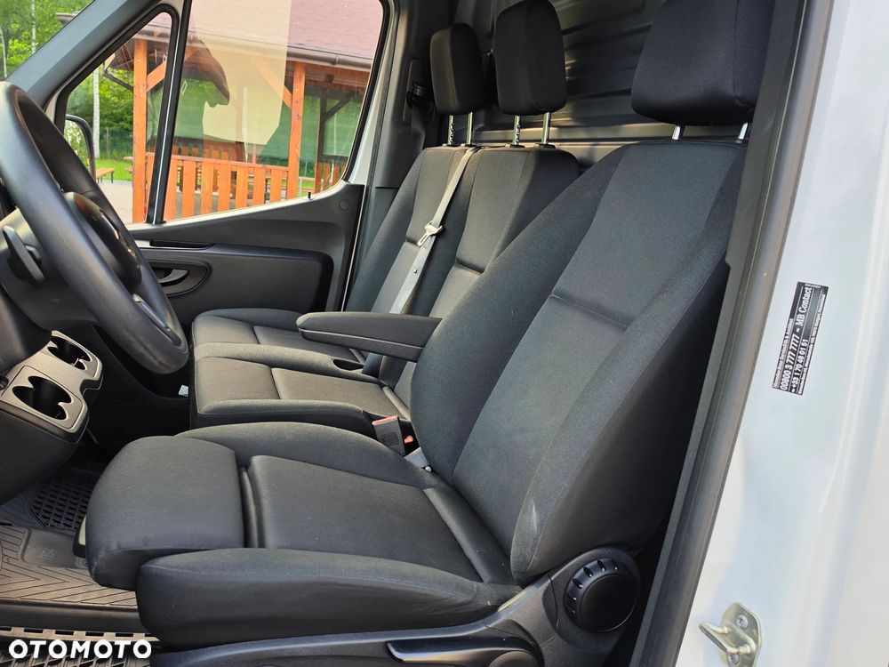 Mercedes-Benz Sprinter - 23