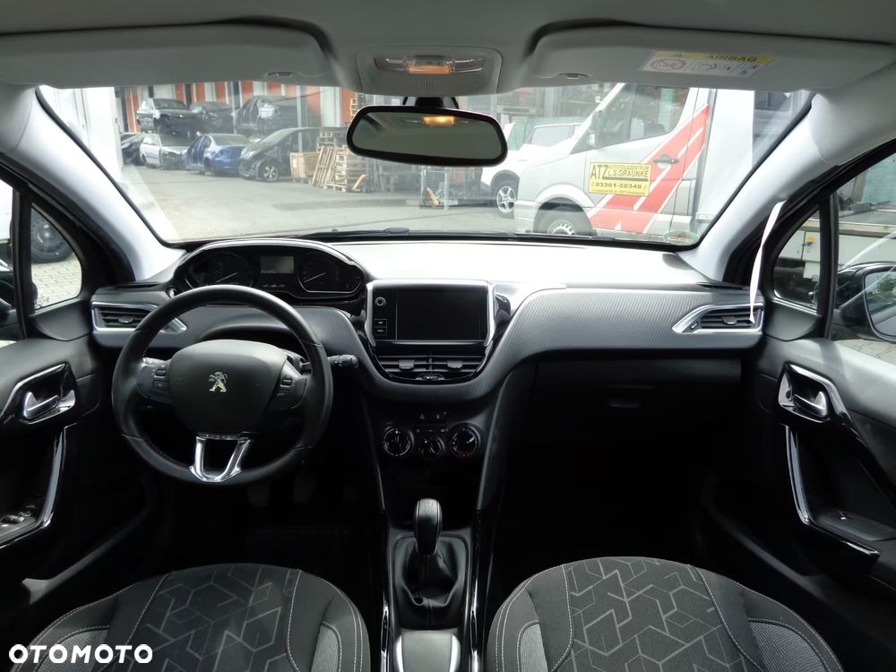 Peugeot 2008 - 13