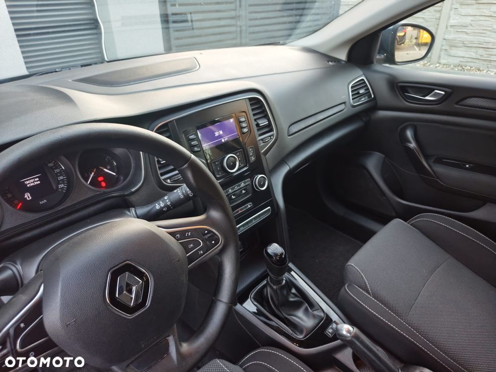 Renault Megane TCe 115 GPF LIMITED - 8