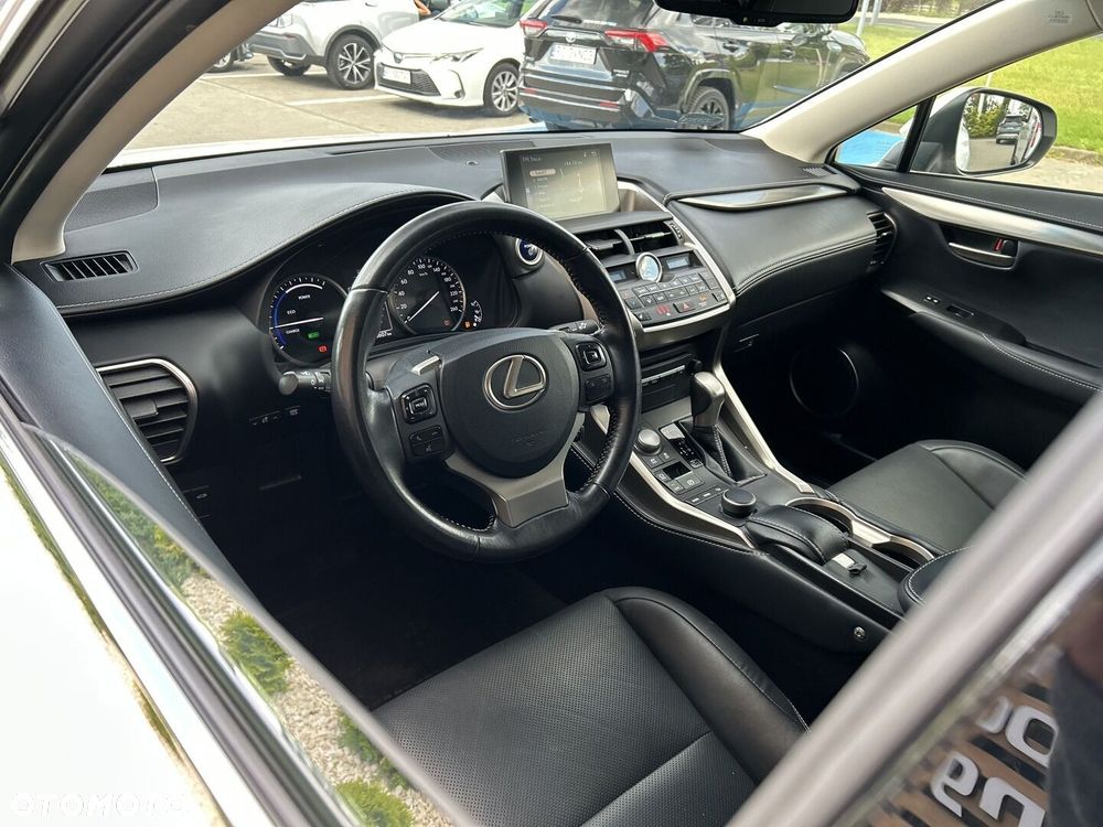 Lexus NX 300h Comfort AWD - 9