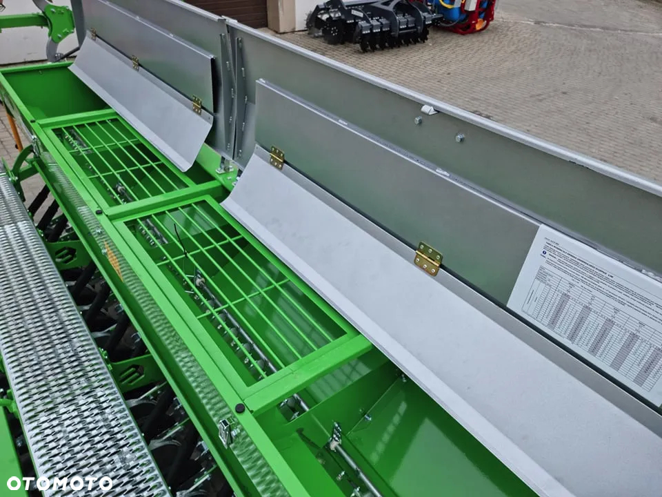 Siewnik rzędowy uniwersalny zbożowy stopkowy talerzowy Scorpius Bomet - 7