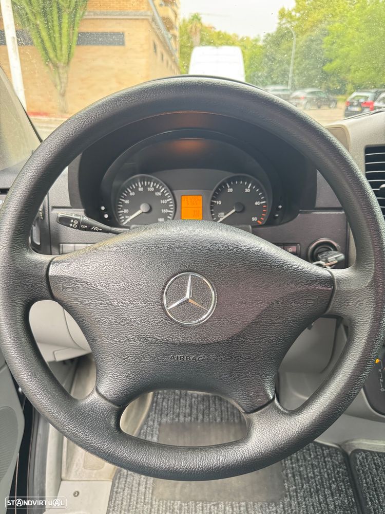 Mercedes-Benz Spinter - 28