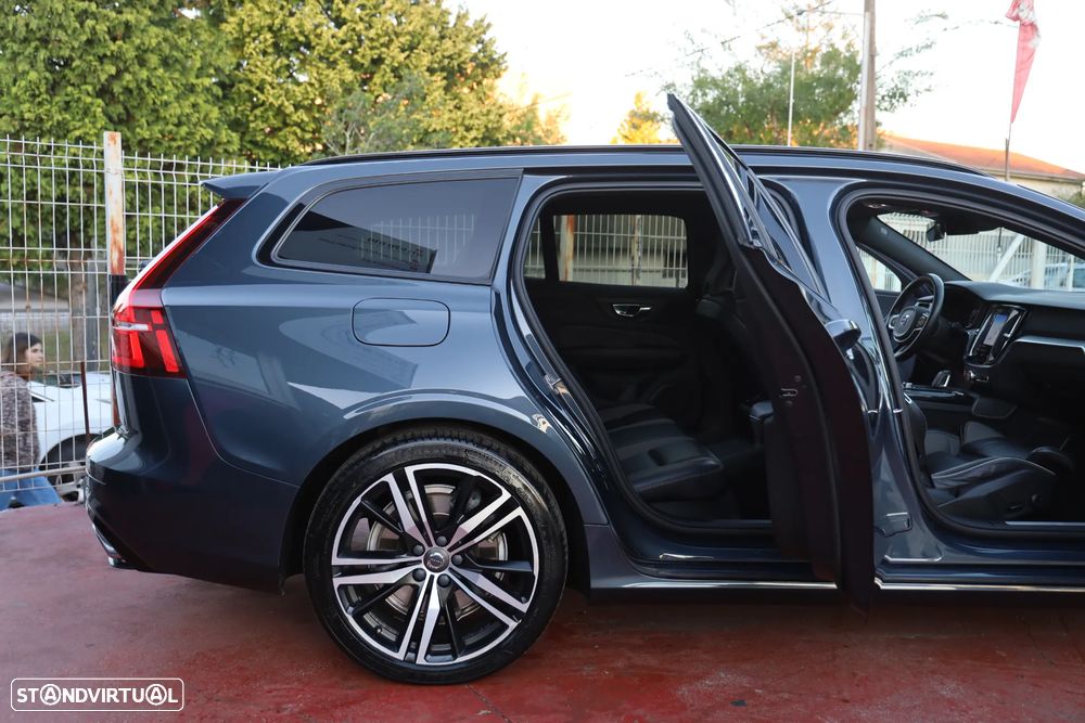 Volvo V60 2.0 T8 AWD TE R-Design - 30