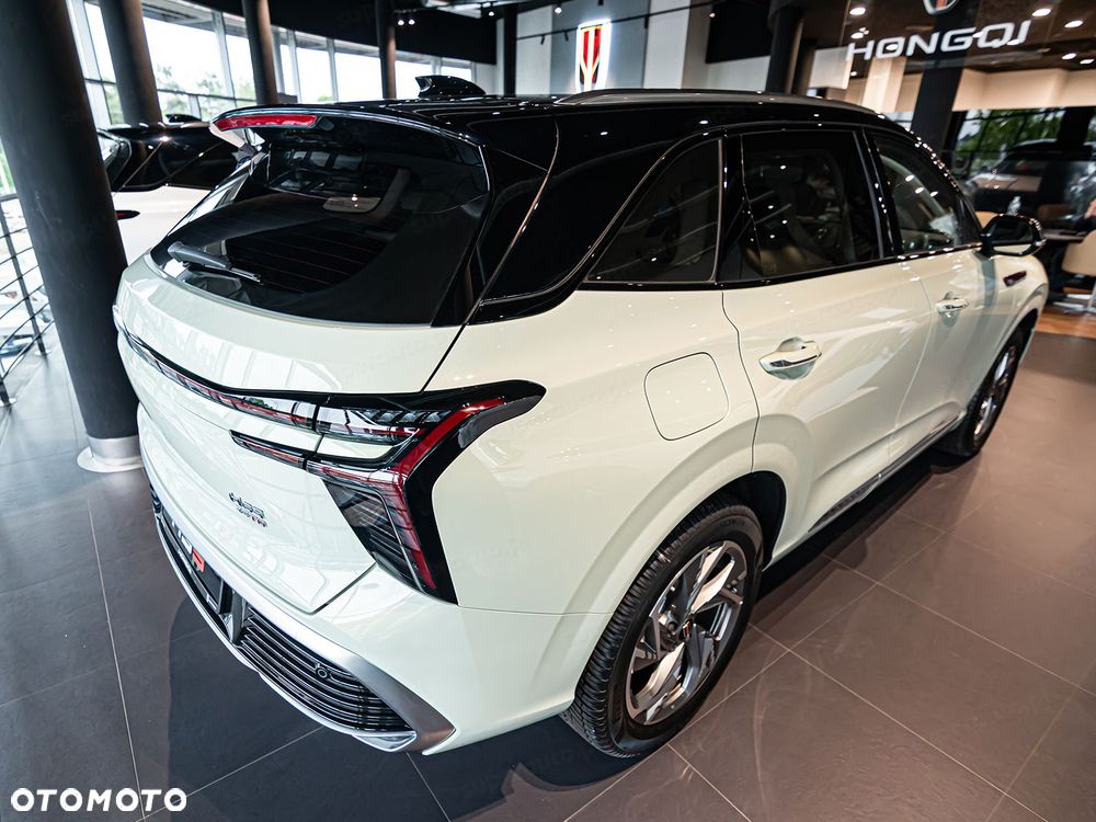 Hongqi HS3 - 5