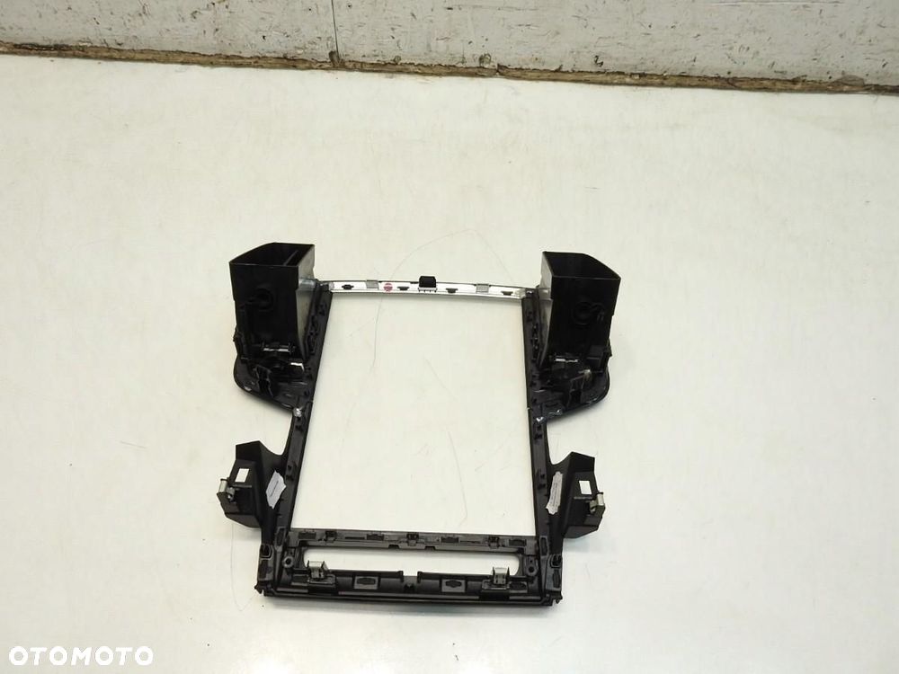 RAMKA OSŁONA RADIA NAWIGACJI KRATKI NAWIEWU RENAULT MEGANE IV 687501810R - 3