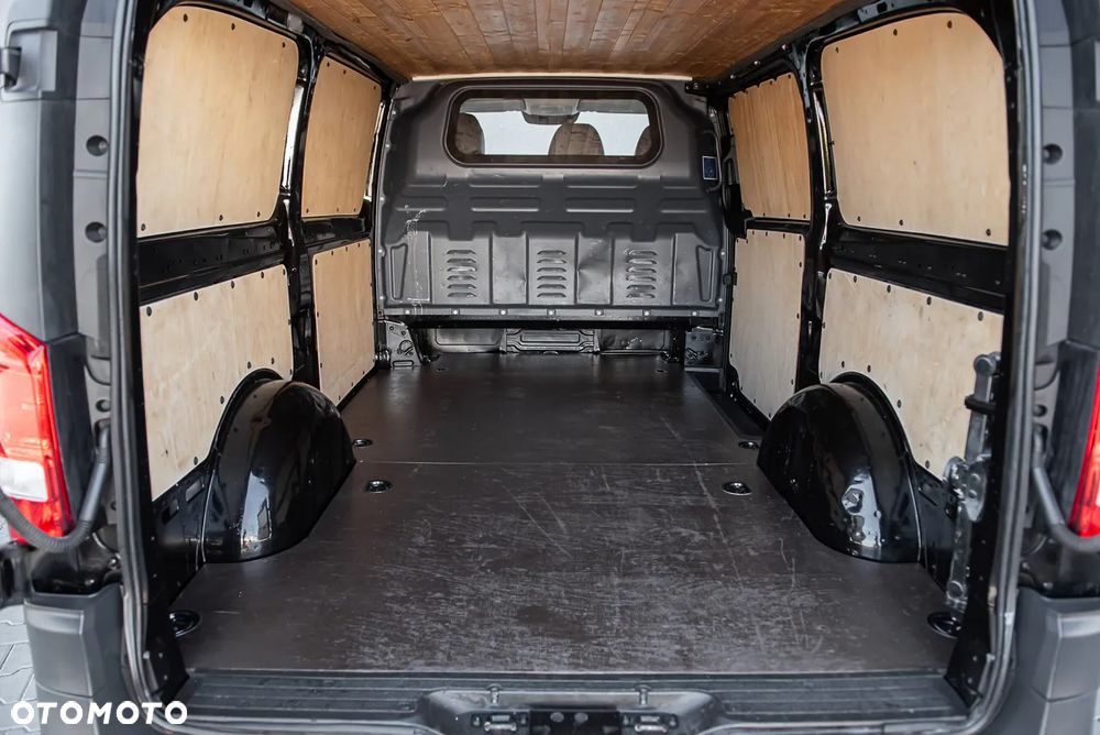 Mercedes-Benz Vito - 21