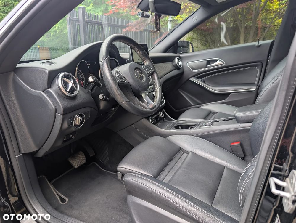 Mercedes-Benz CLA 250 4Matic 7G-DCT Sport - 11