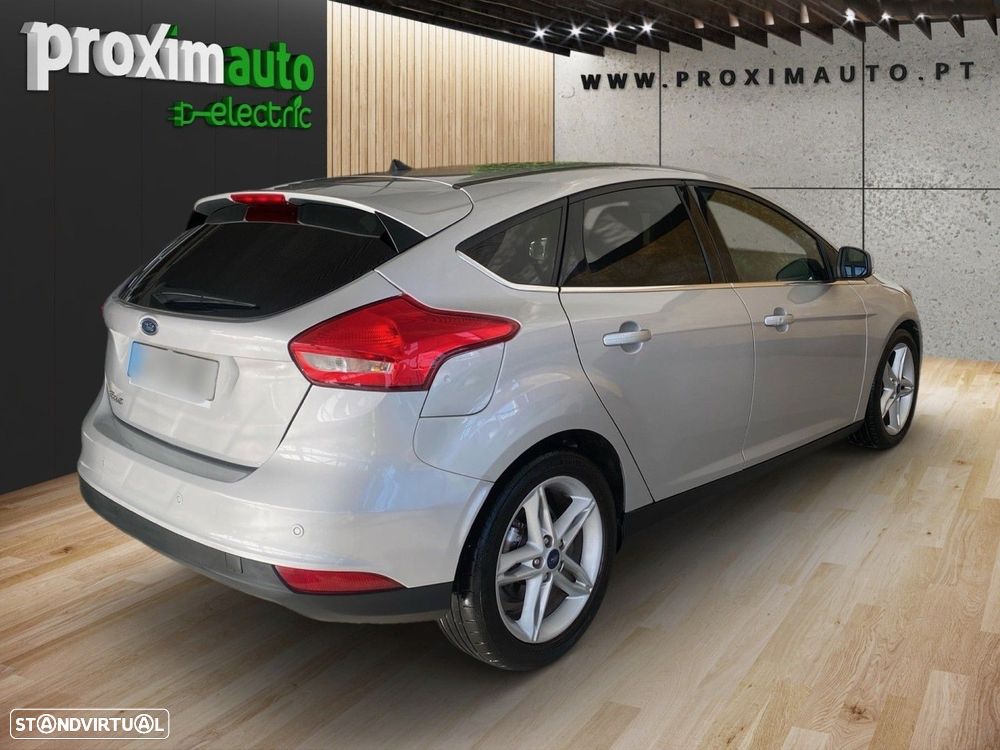 Ford Focus 1.5 TDCi DPF S&S Titanium - 10
