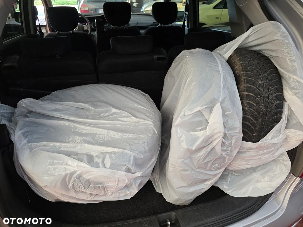 Honda FR-V 2.0 Comfort - 16
