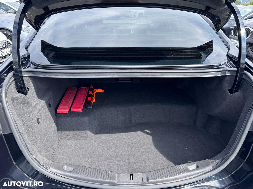 Ford Mondeo 2.0 HEV Trend - 28