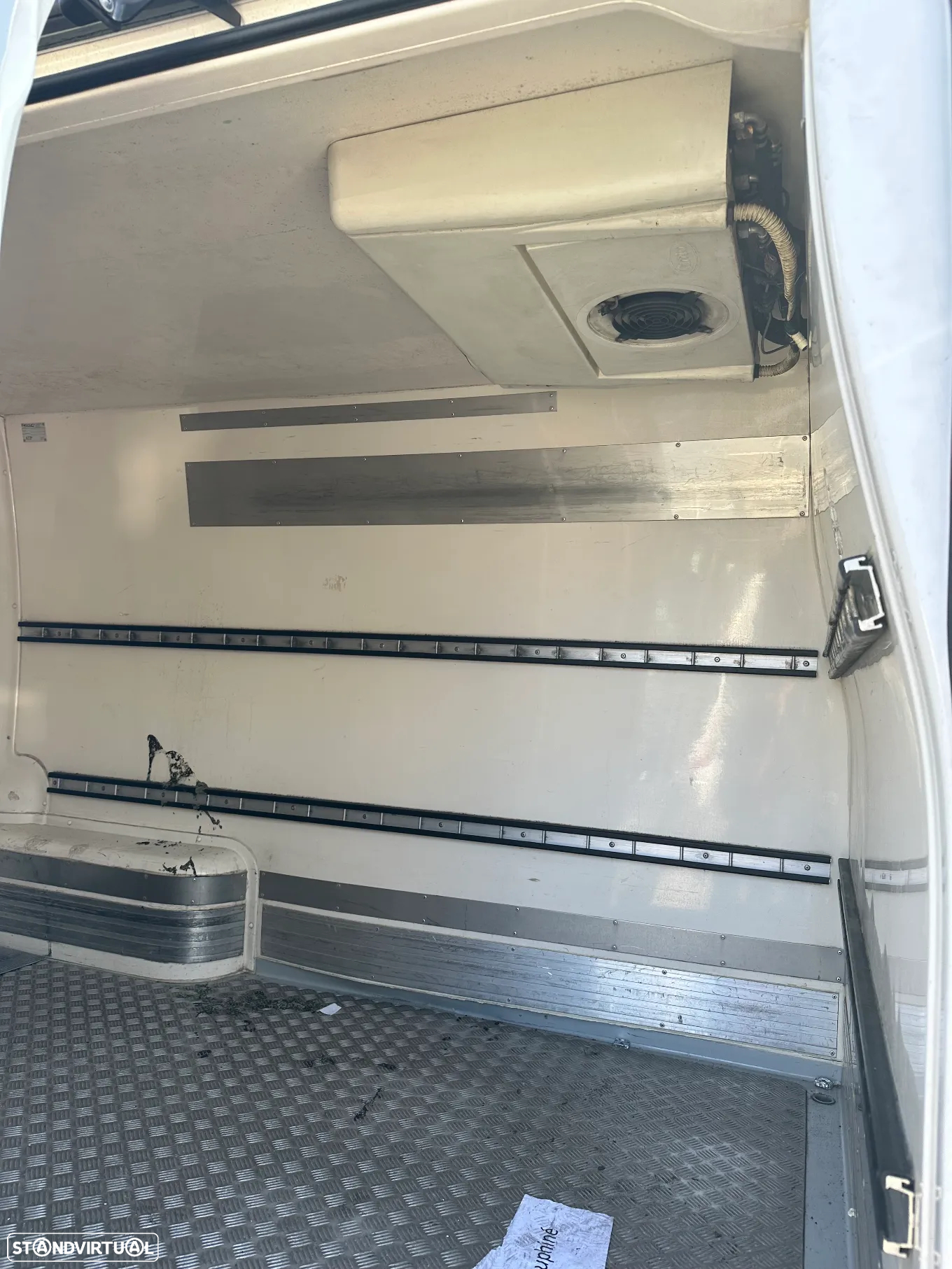 RENAULT MASTER III 2.3 DCI 2011 FRIGORIFICA C/PLANTAFORMA ELEVATORIA PARA PEÇAS - 8