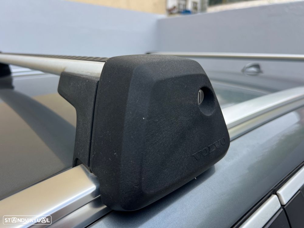 Volvo XC 60 2.0 D4 R-Design AWD Geartronic - 24