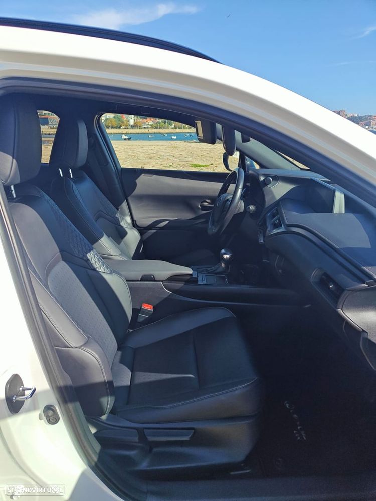 Lexus UX 250h Special Edition (LCA) - 22
