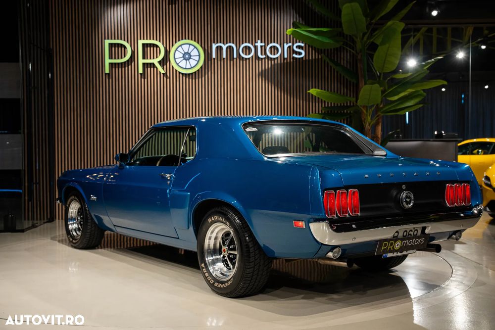 Ford Mustang - 25