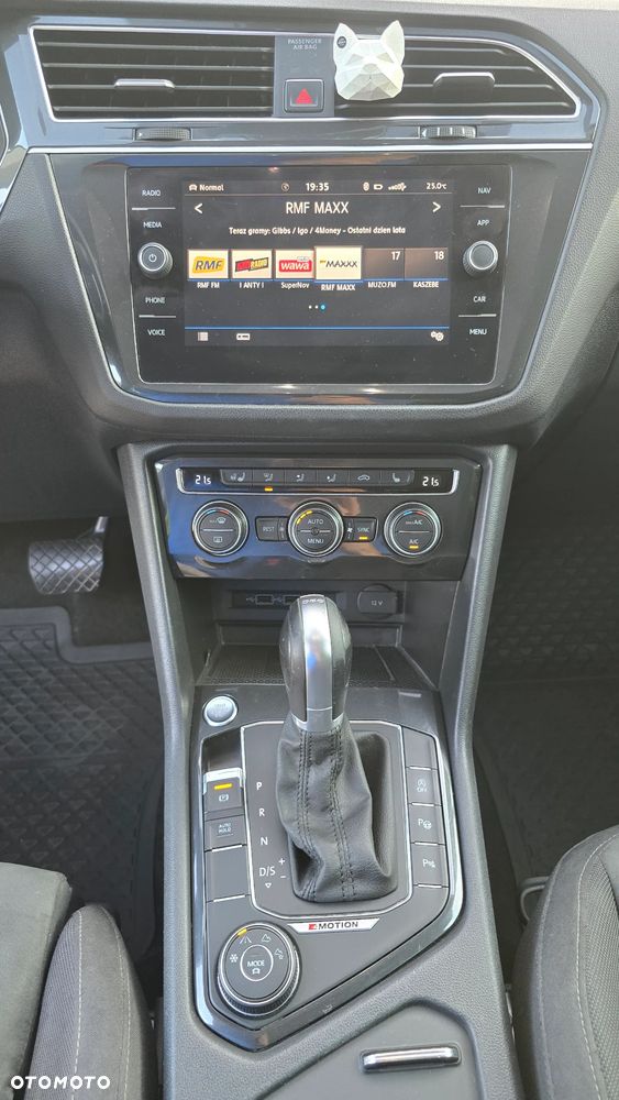 Volkswagen Tiguan - 11