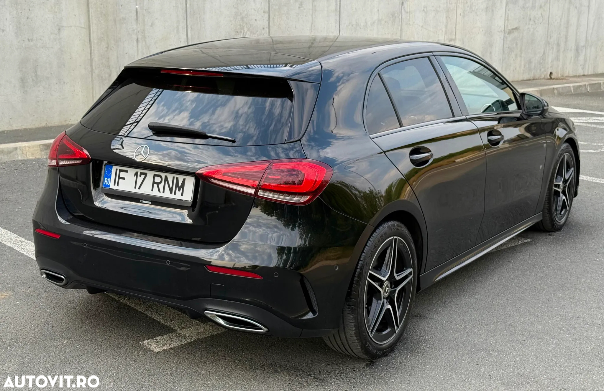 Mercedes-Benz A 180 7G-DCT AMG Line - 3