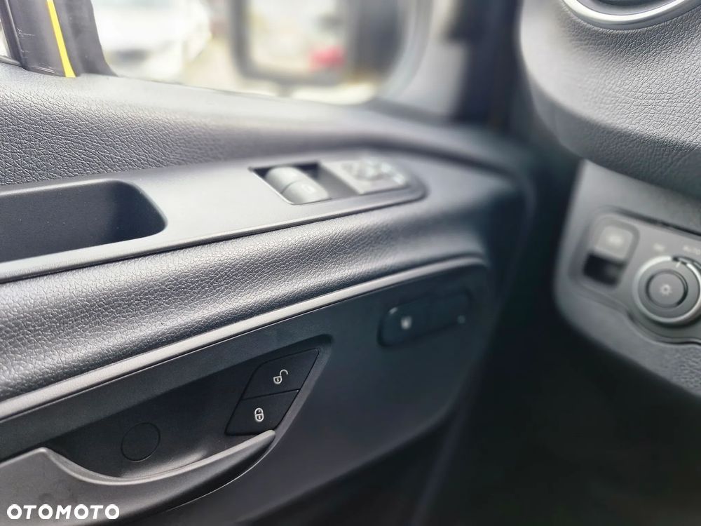 Mercedes-Benz Sprinter - 20