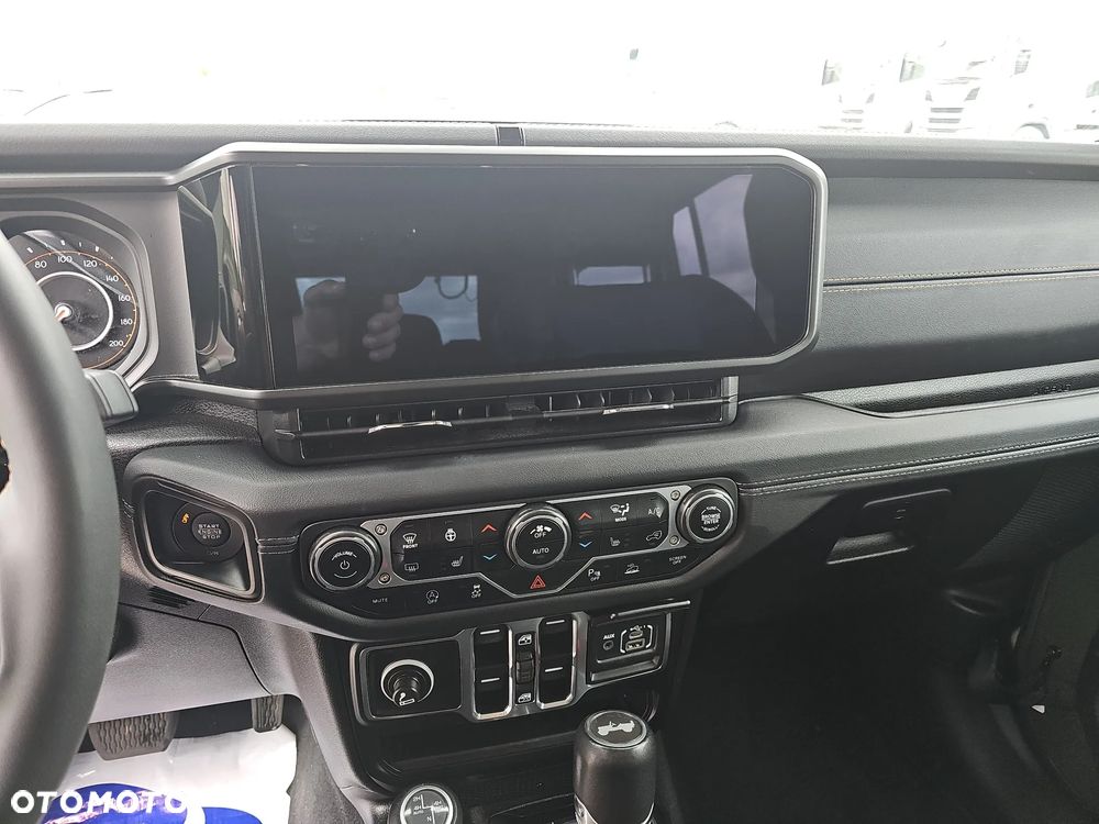 Jeep Wrangler Unlimited GME 2.0 Turbo Sahara - 14