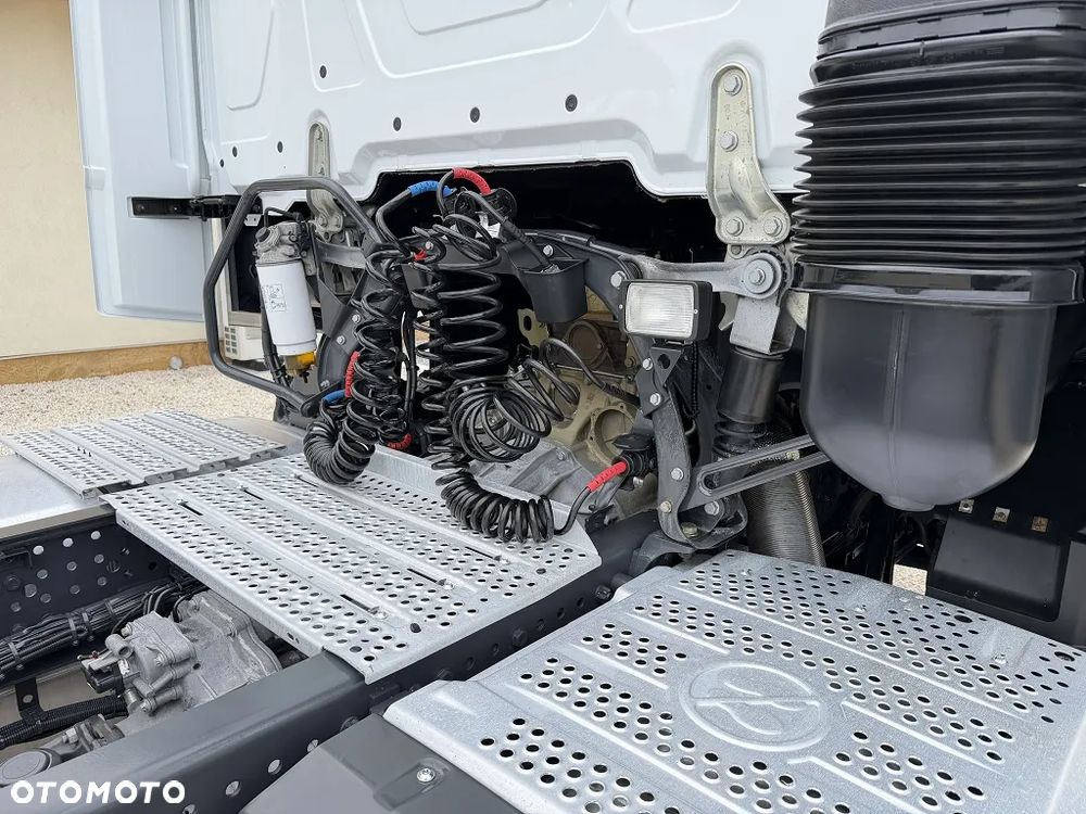Mercedes-Benz ACTROS L 1848 MP5 / STANDARD / GIGASPACE / 2022-2023 / MP5 / SALON / DUŻE ZBIORNIKI / PO DUŻYM SERWISIE / BEZ RETARDERA / STAN JAK NOWY / - 10