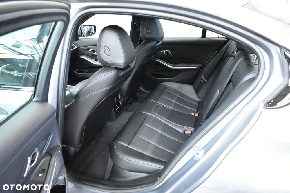 BMW Seria 3 - 22