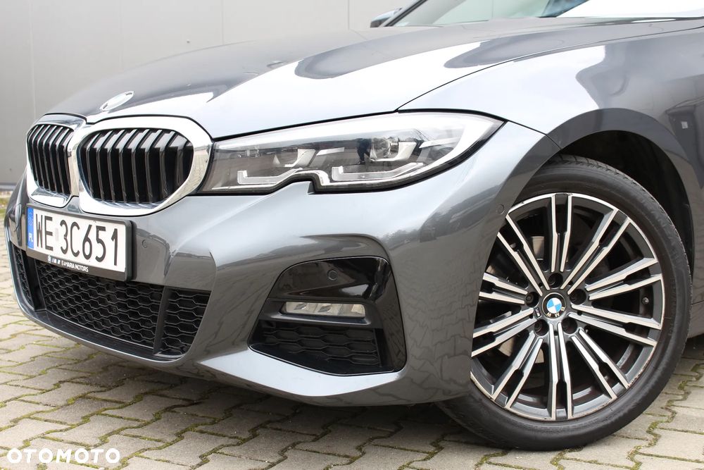 BMW Seria 3 318d Sport Line - 15
