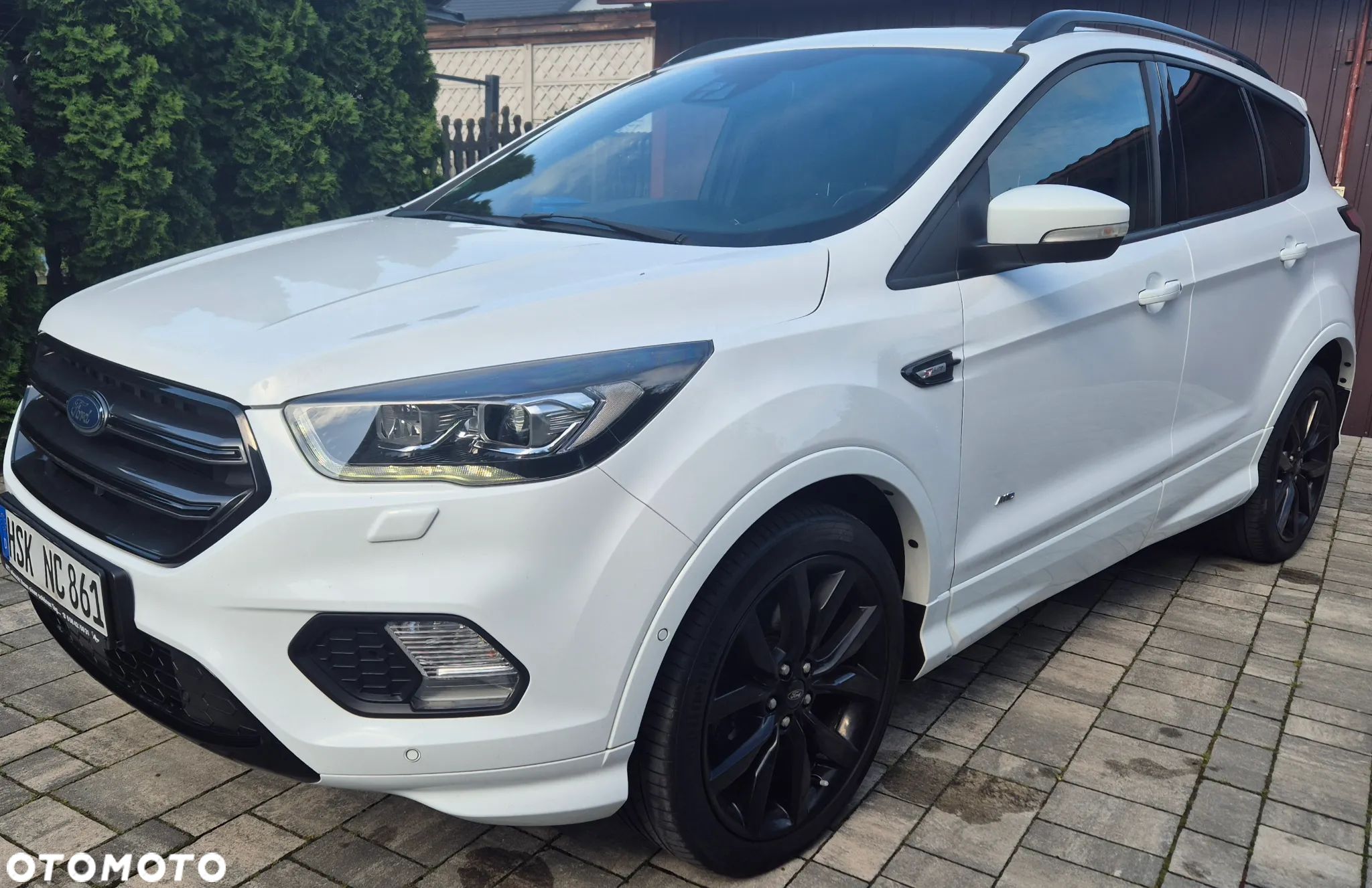 Ford Kuga 1.5 EcoBoost 4x4 ST-Line - 1