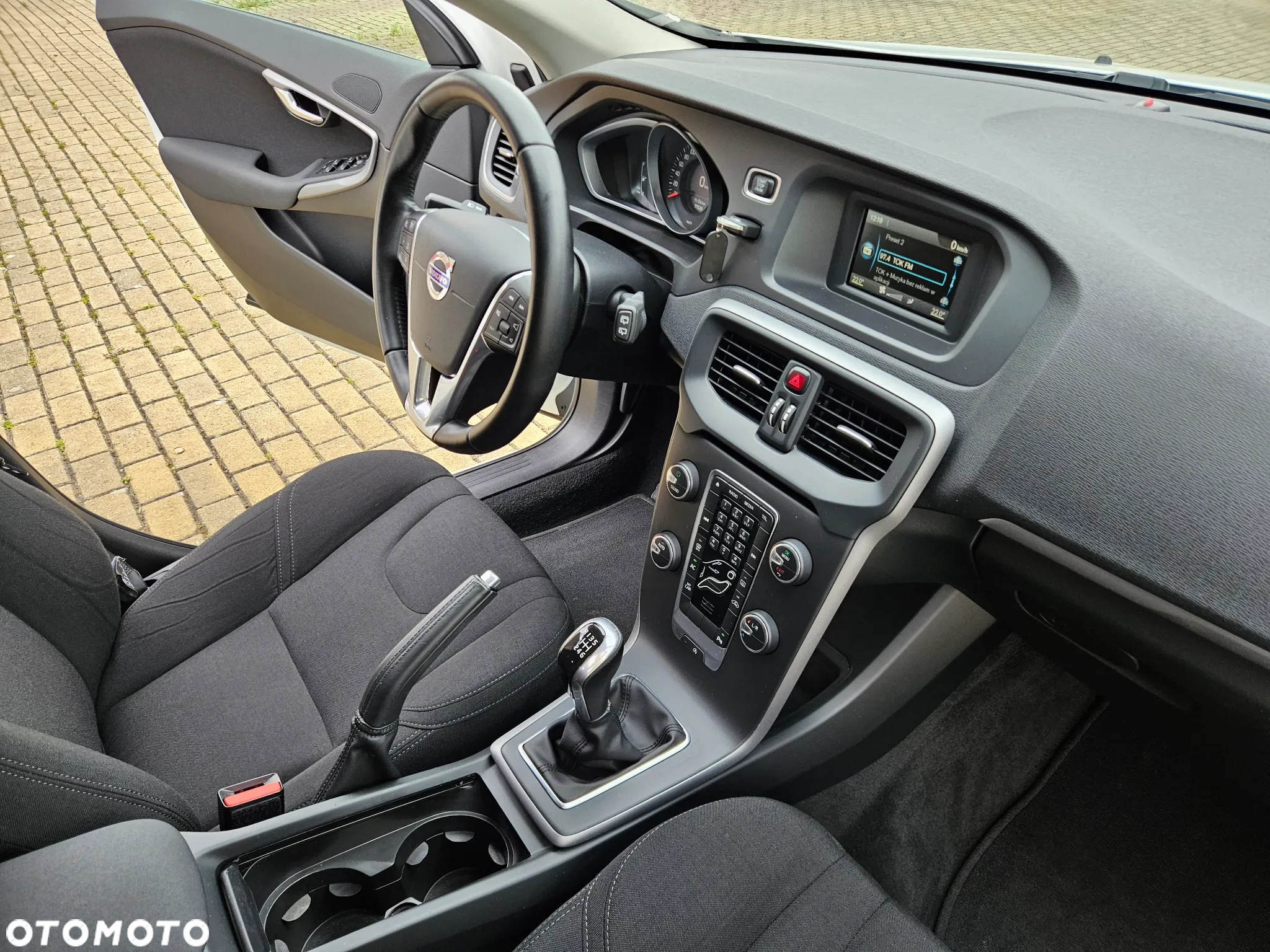 Volvo V40 T3 Kinetic - 29