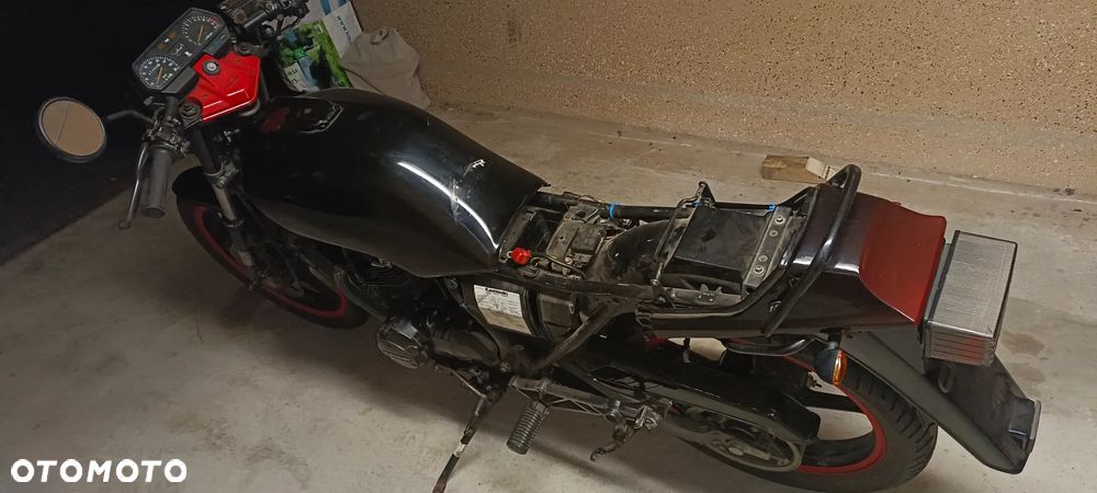 Kawasaki GPZ - 9