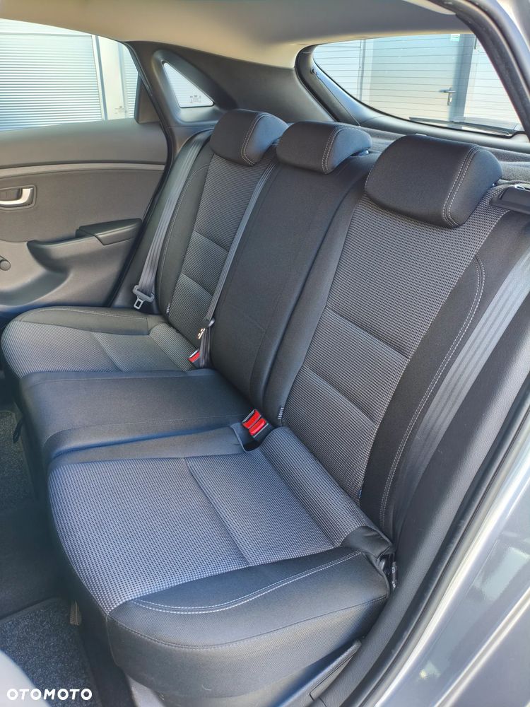 Hyundai i30 1.6 CRDI Trend - 11