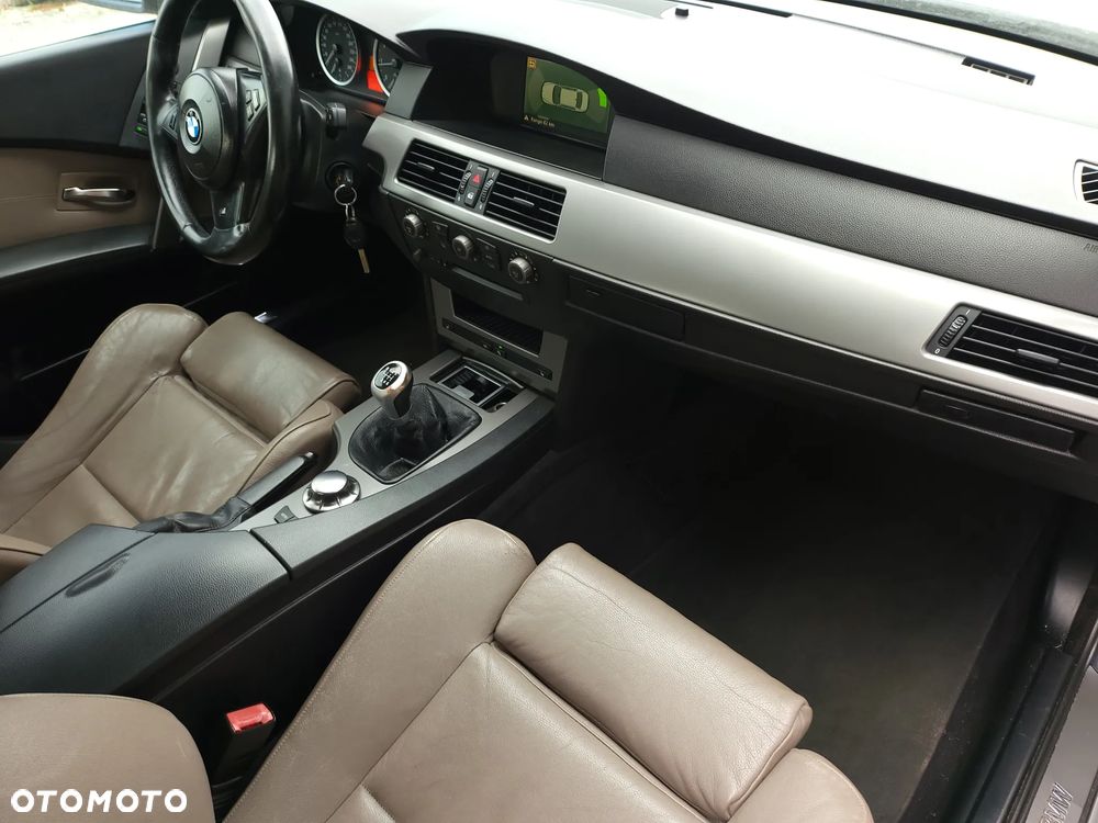 BMW Seria 5 520i - 26